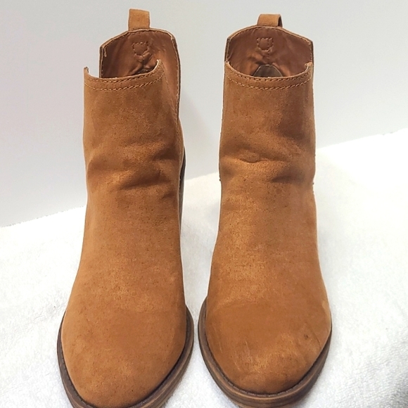 Madden Girl Shoes Womens Madden Girl Brown Suede Chelsea Boots Size